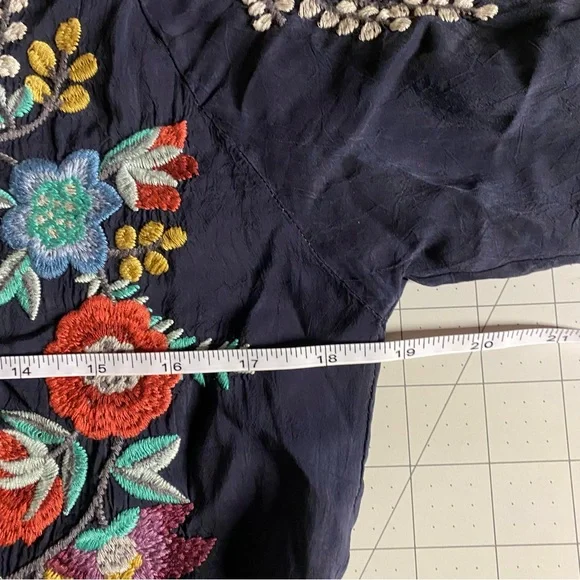 Johnny Was Kikimu Floral Embroidered Blouse XS - Picture 8 of 9
